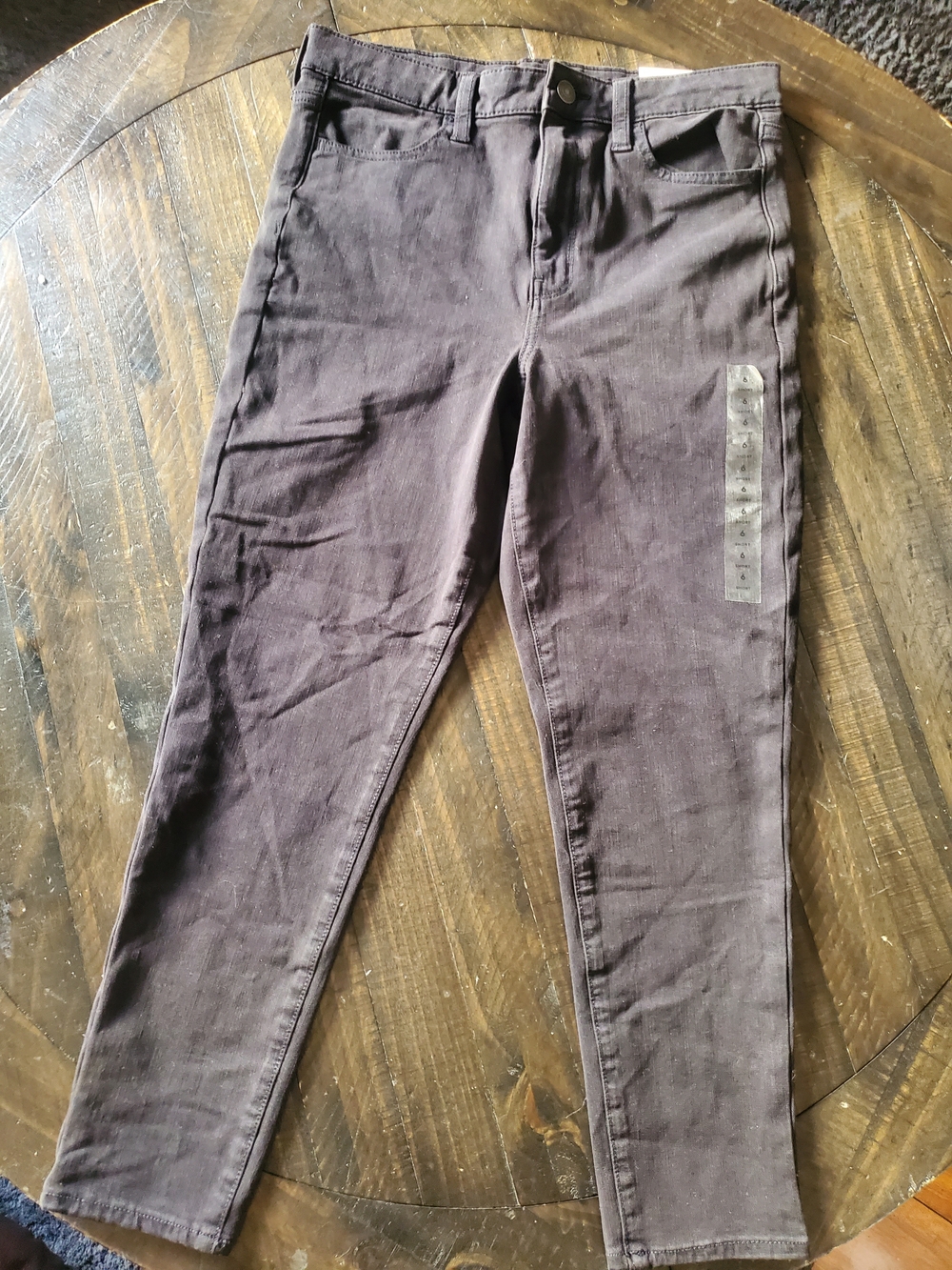 American Eagle Outfitters Super HI- Rise Jeggings Cropped Pants in Black